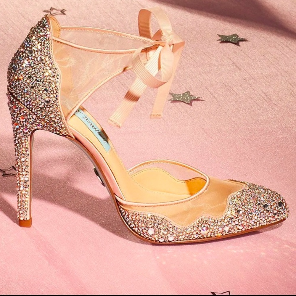 LIKE NEW- Betsey Johnson Rhinestone Pumps Size 8.5- Worn 1x!